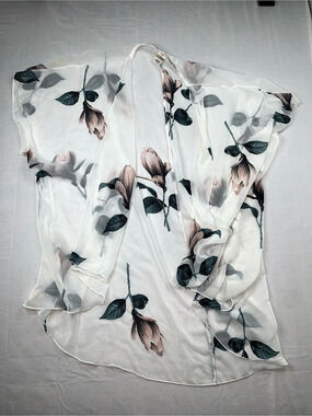 I JOAH Floral cover up in White & Pink Size Sm